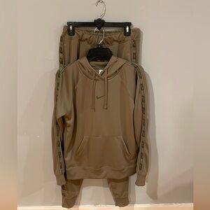 Women’s Nike Sweatsuit, Size:Small, Color: Olive Green, New W/ Tag!!!